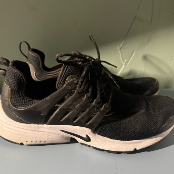 Nike Shoes - Nike Presto Black
